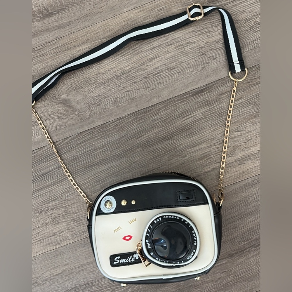 Unique Camera-Shaped Crossbody Bag